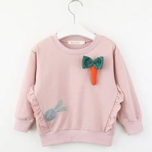 Laden Sie das Bild in den Galerie-Viewer, Girl's Rabbit rosa Sweatshirt
